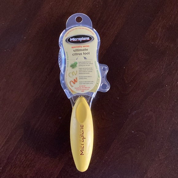 Ultimate Citrus Tool - Microplane Specialty Series - Picture 2 of 4